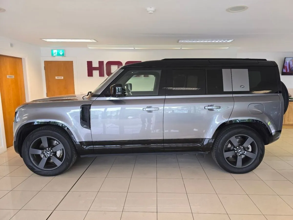 Land Rover Defender P400e X-dynamic HSE Petrol/ph - Image 4