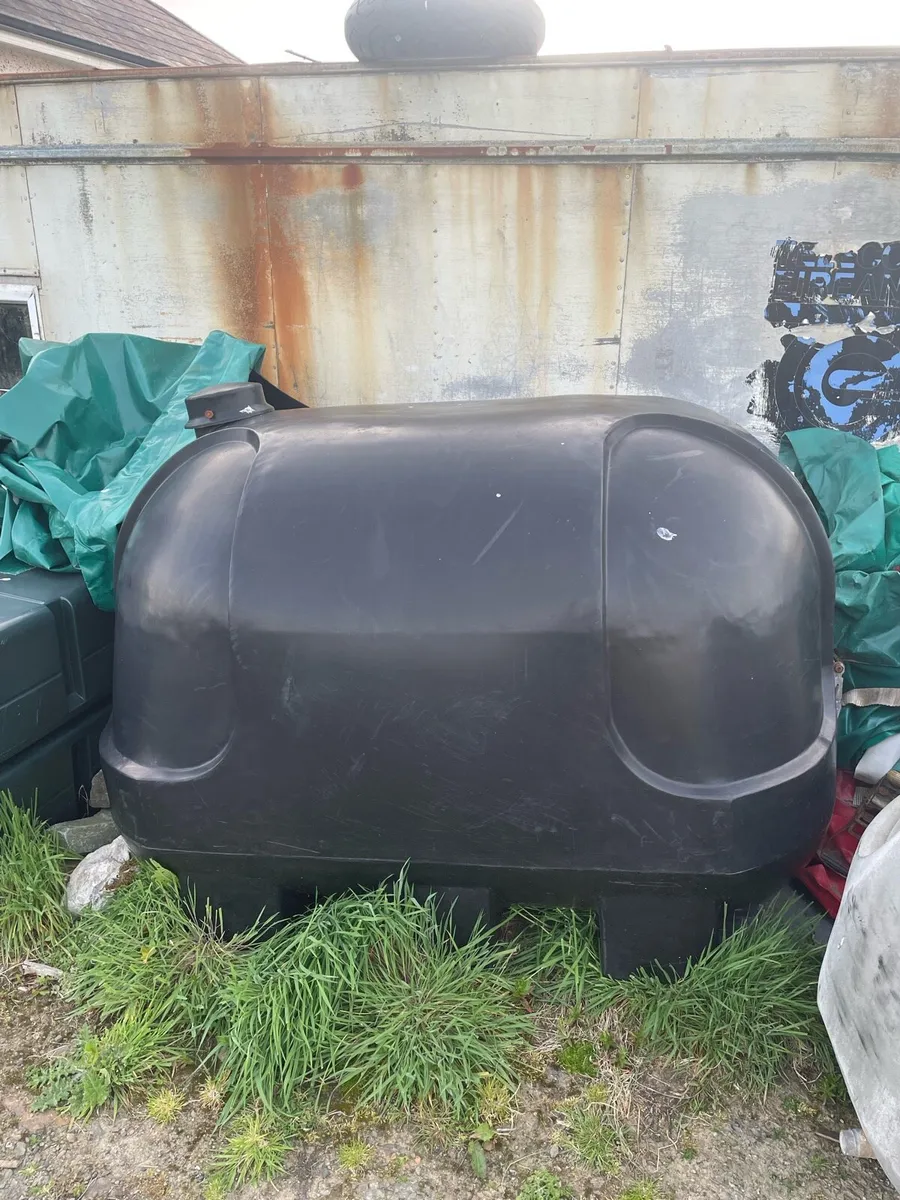 Oil tanks - Image 1