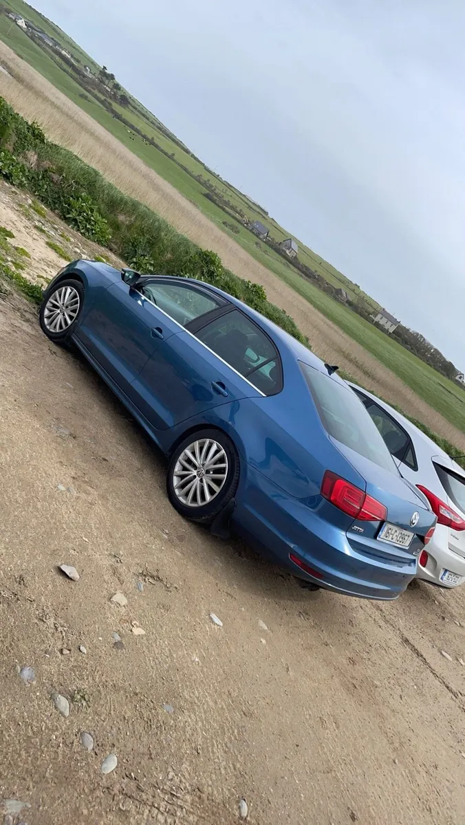 R -Line Jetta - Image 4