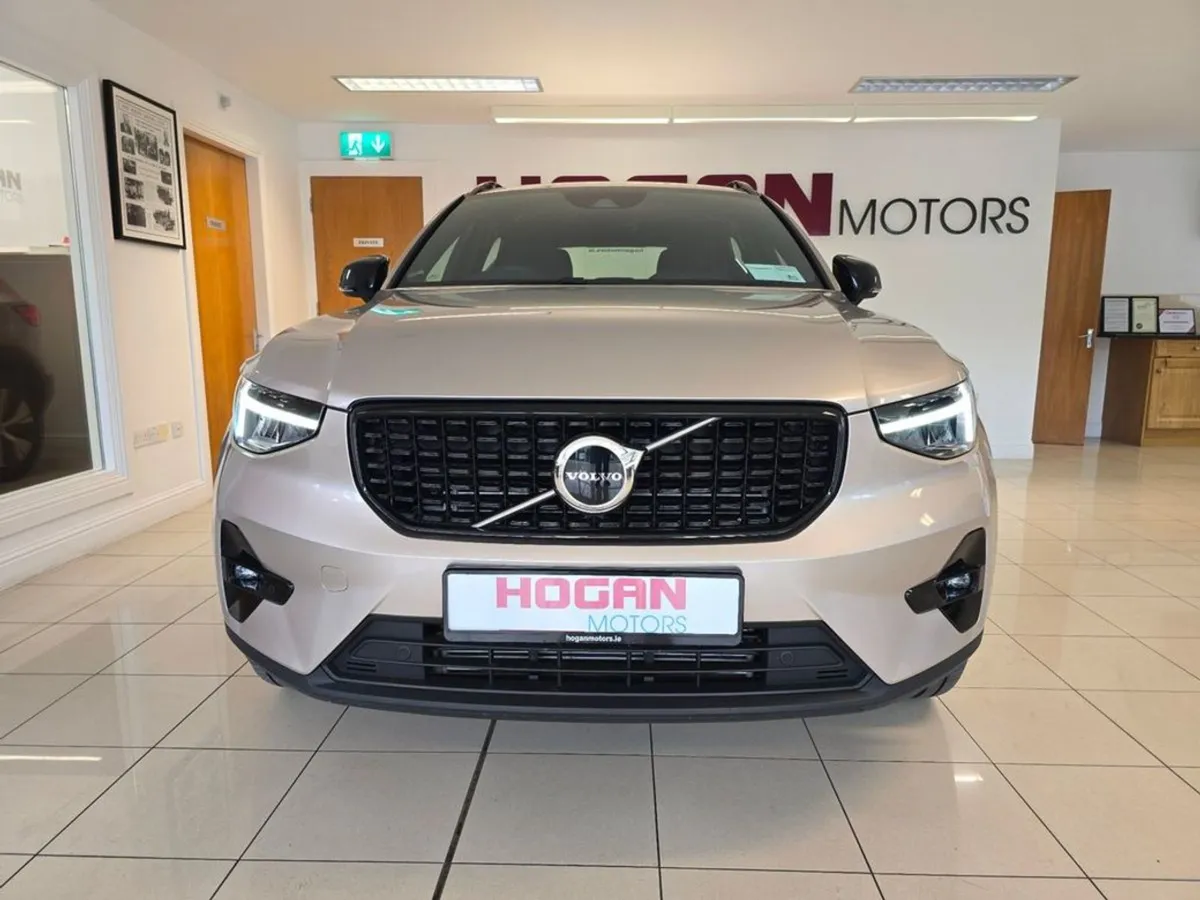 Volvo XC40 Recharge T4 Plus - Dark Phev Automatic - Image 2