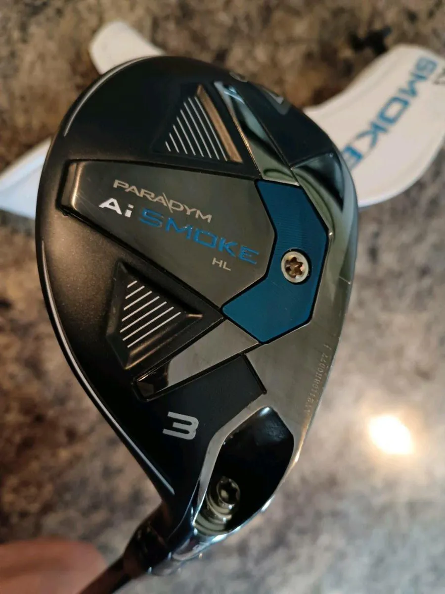 Callaway Paradym Ai Smoke 3 Hybrid. As New - Image 1