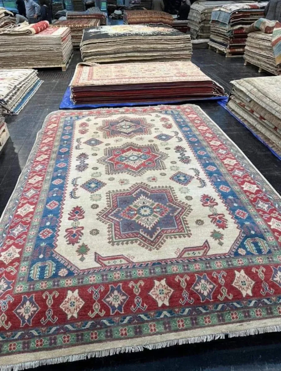 Silk rugs made by hand from pure silk - Image 1