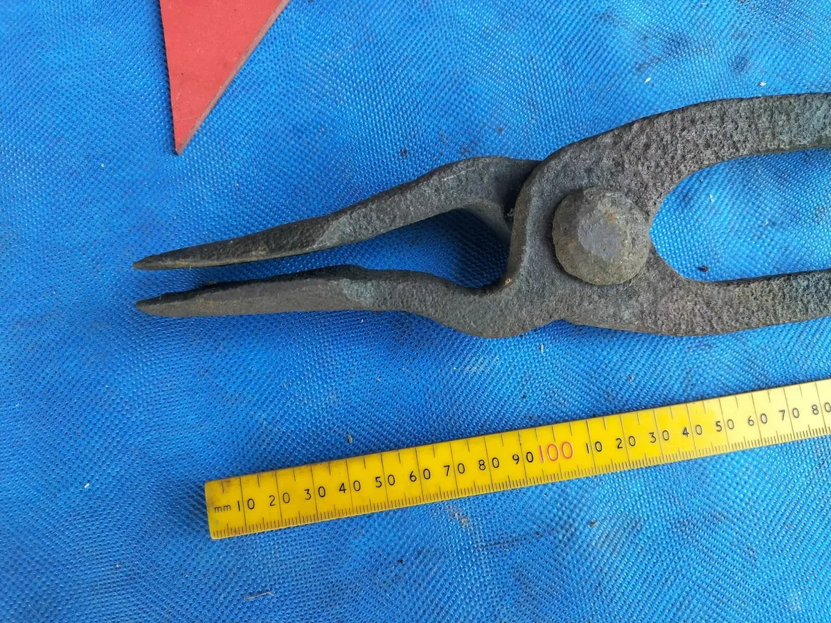 Blacksmith's 22"Flat Tongs - Image 2