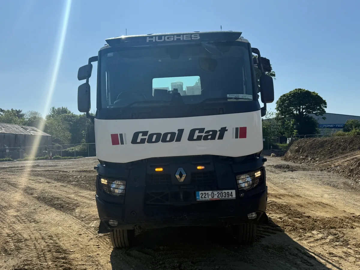 Renault 8x4 - Image 2