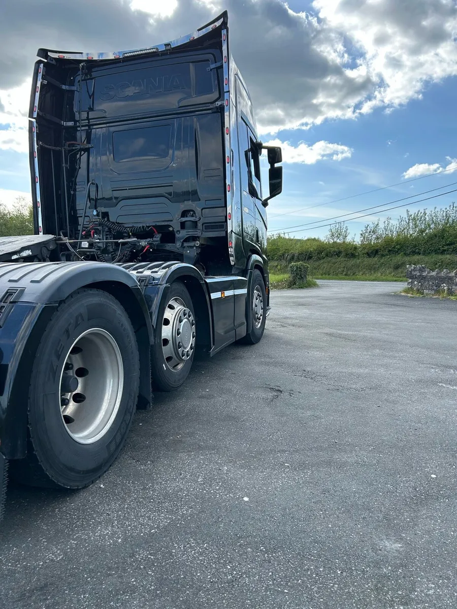 Truck - Image 4