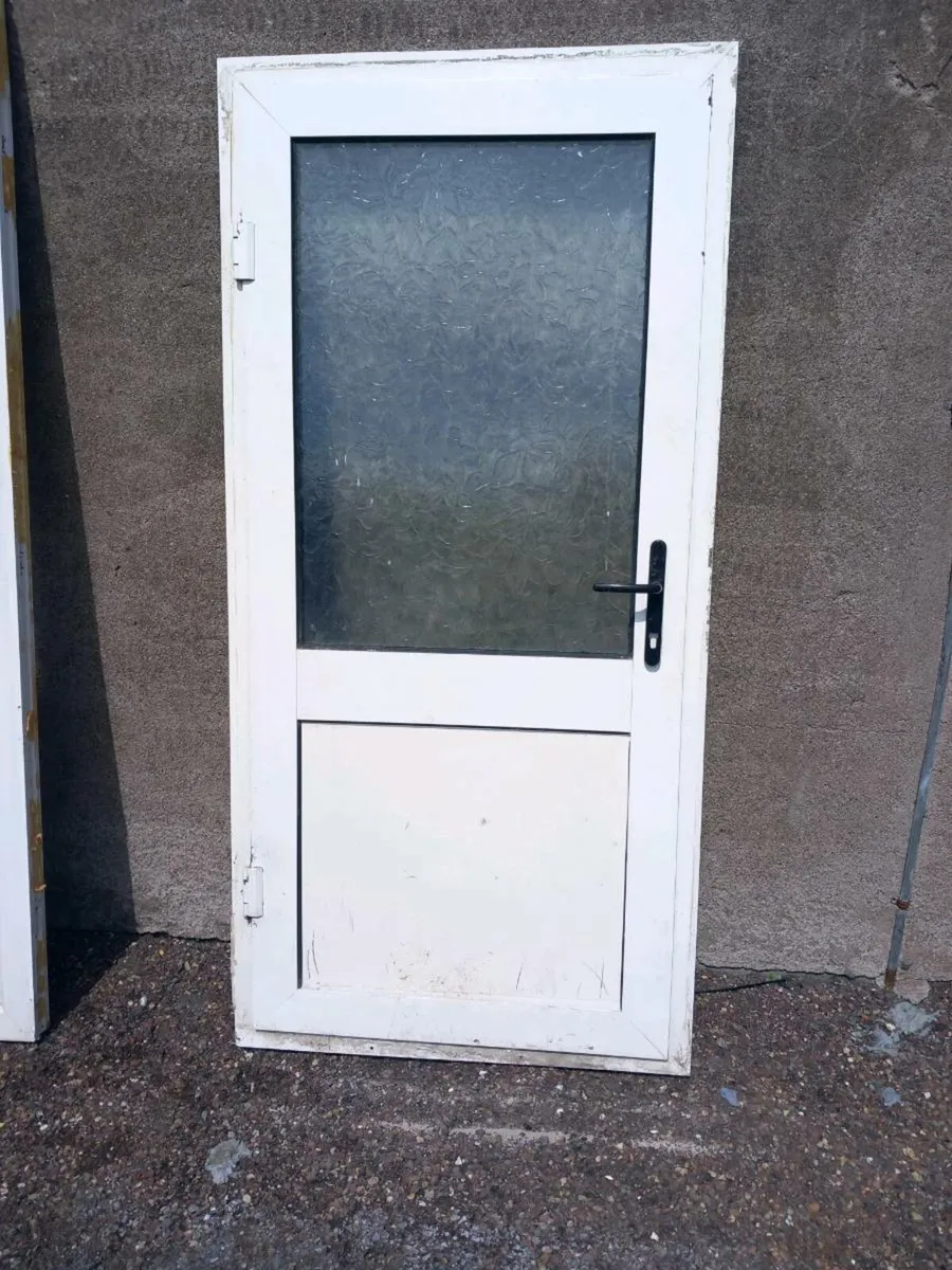 Pvc door and frame two keys - Image 1