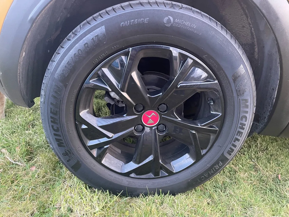 2020 DS - Image 4