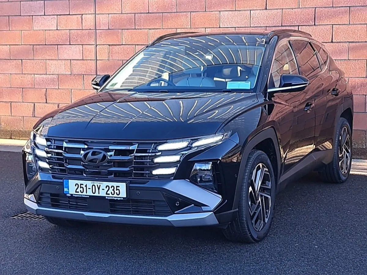 Hyundai Tucson Platinum Model 2 Wheel Drive Plug - Image 2