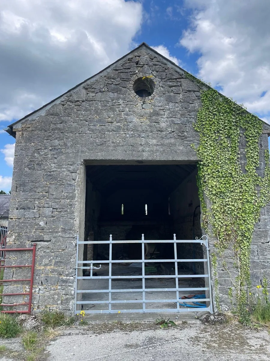 **TO LET** Stables/yard on half acre in Kildare - Image 3