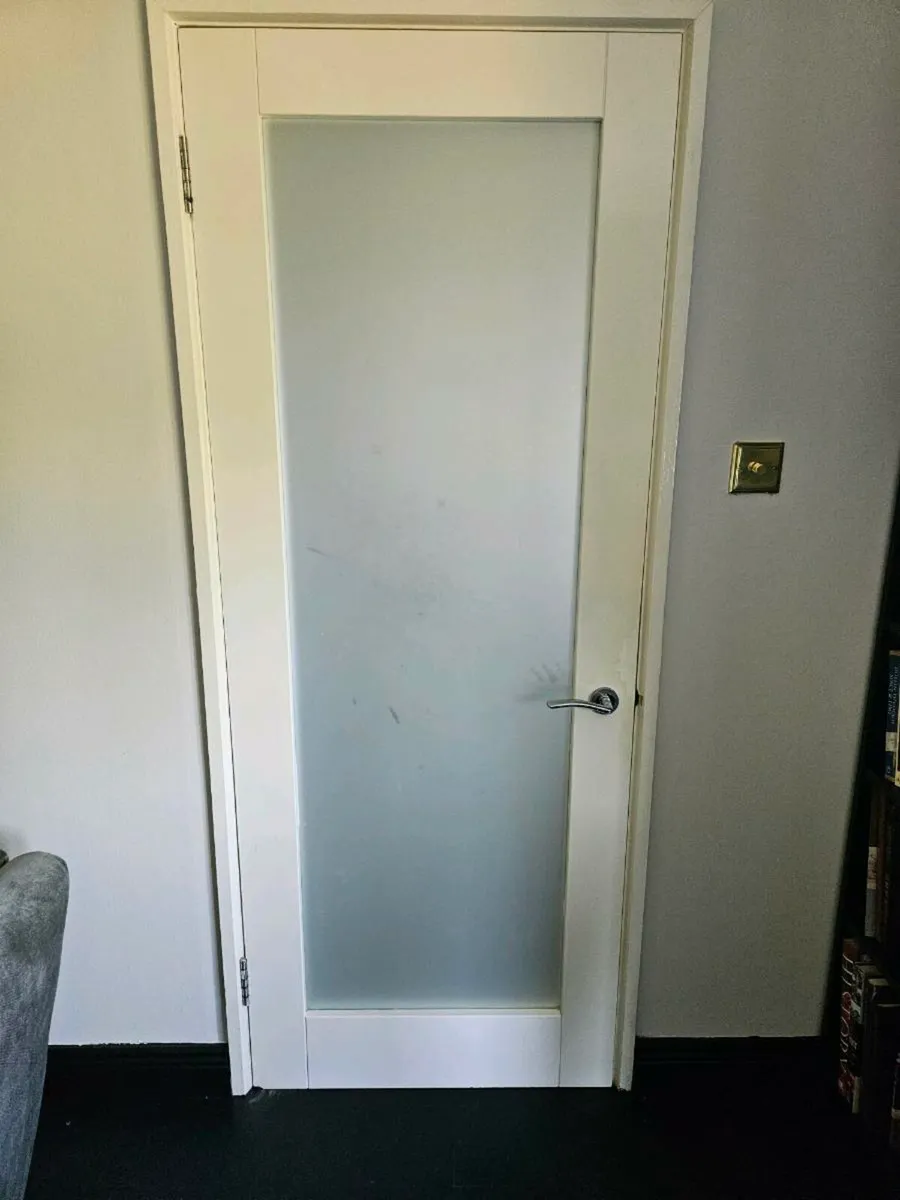 2 x Shaker - lite frosted interior doors - Image 4