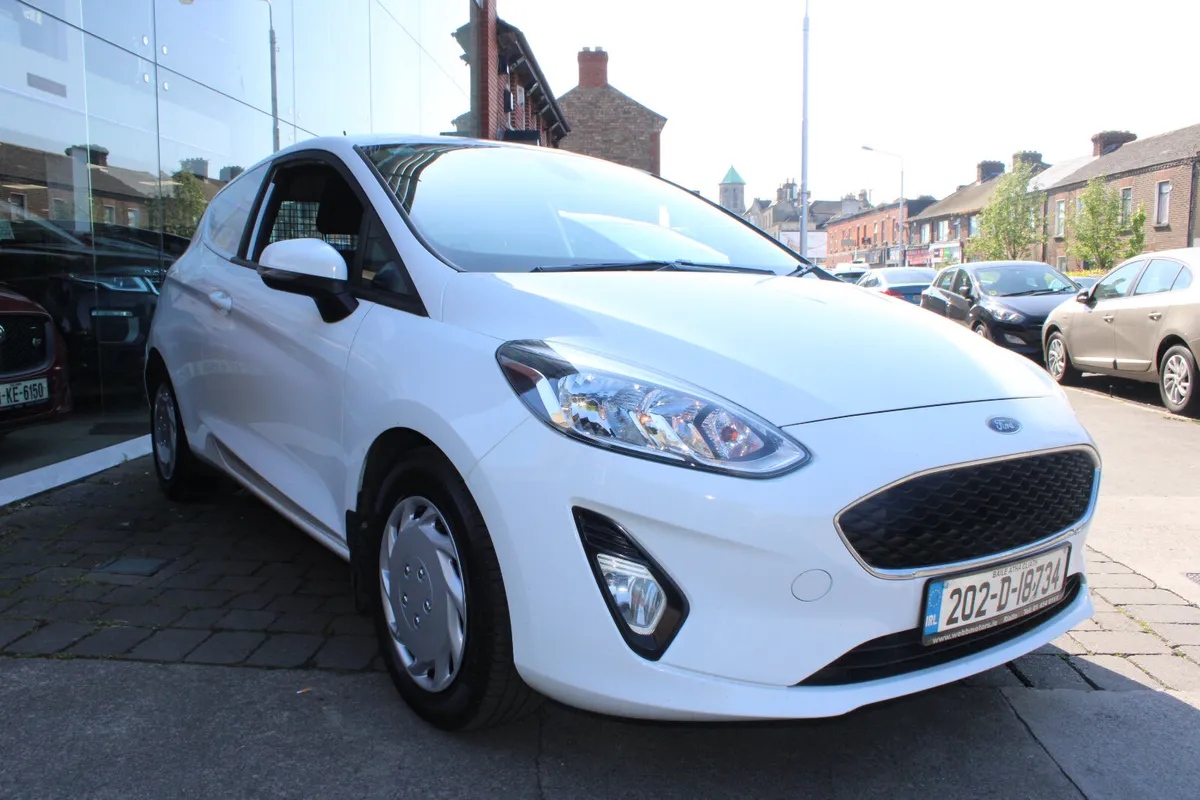 FORD FIESTA 1.5 TD VAN 2020 - Image 2