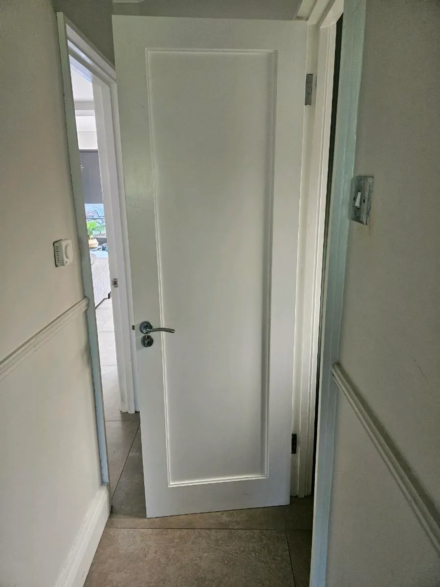 1 x interior bathroom door - Image 2