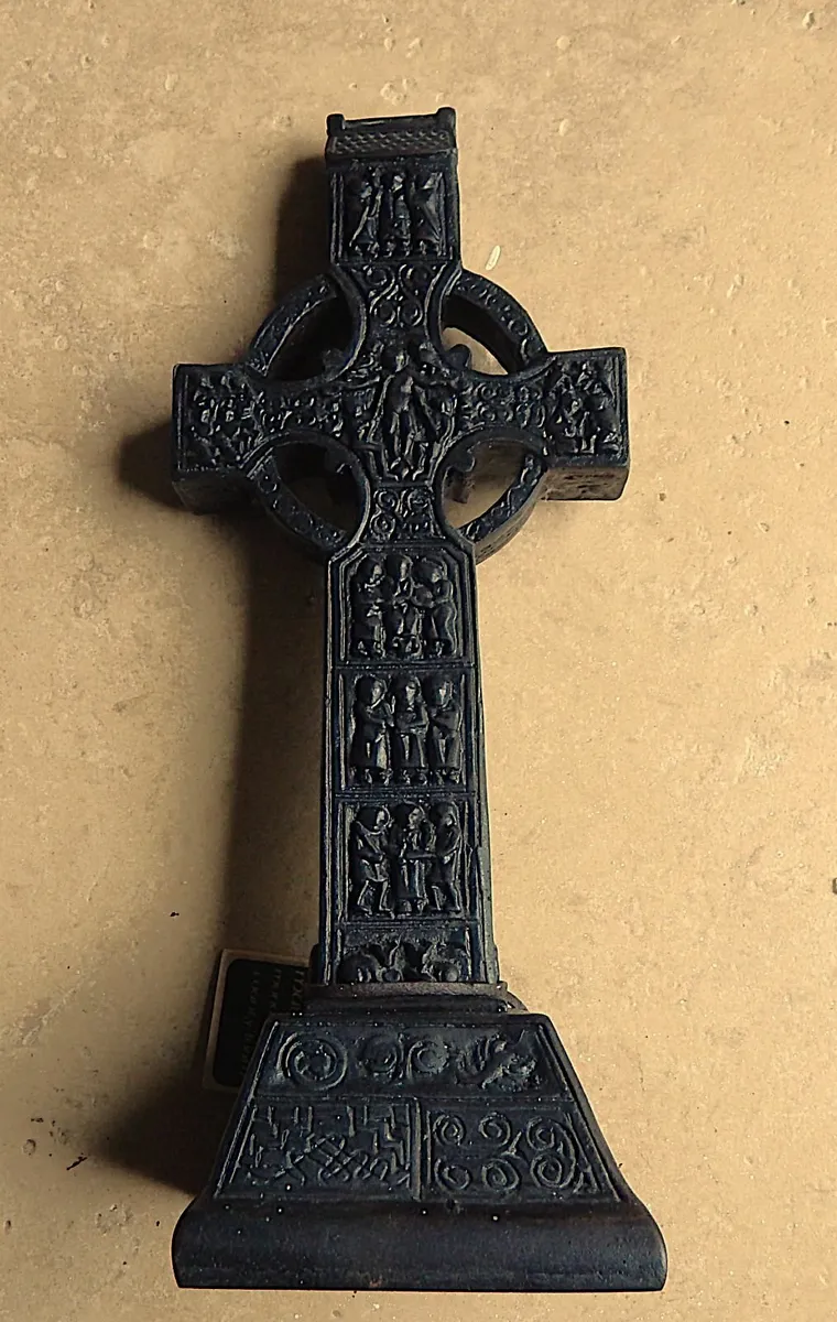 Owen Crafts Ballyshannon Turf Celtic Cross - Image 4