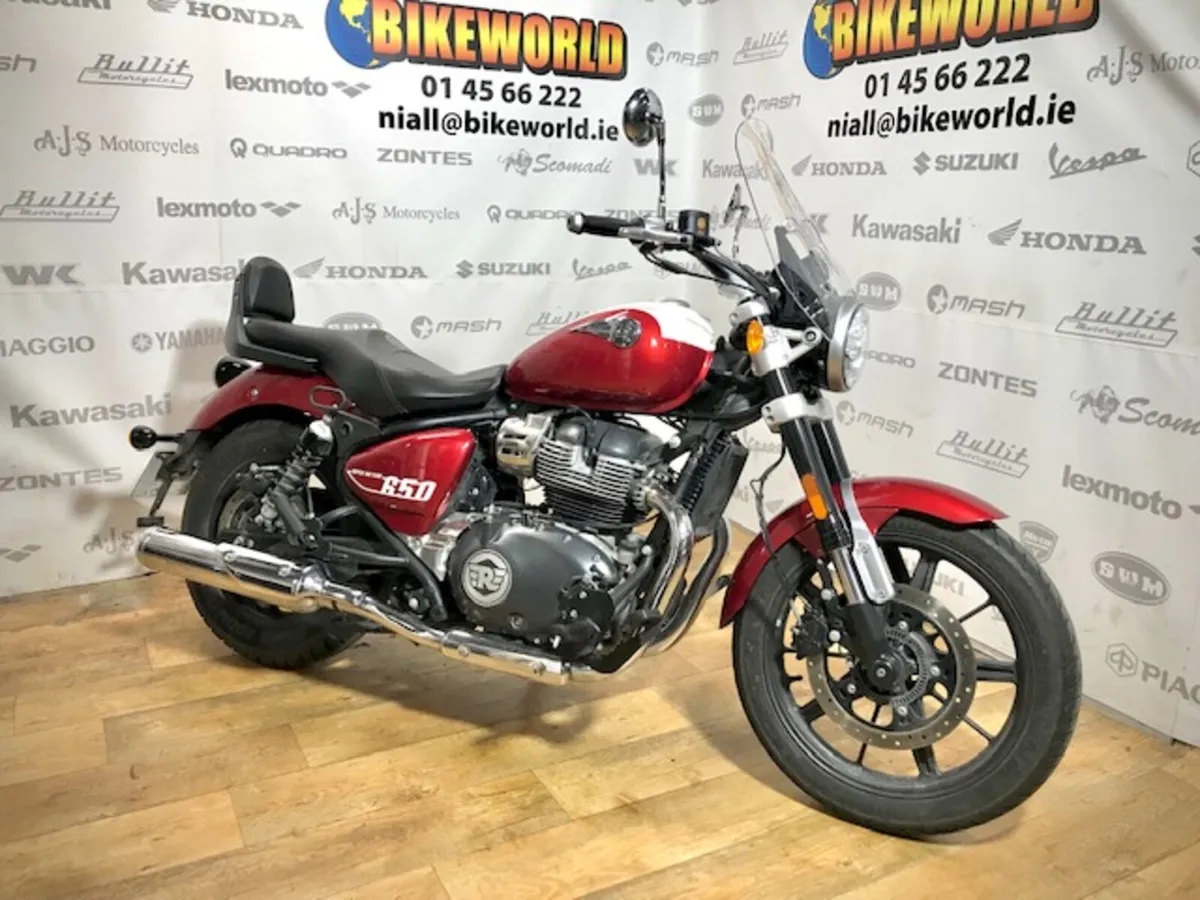 PRE-OWNED Royal Enfield Super Meteor 650 2024 - Image 3