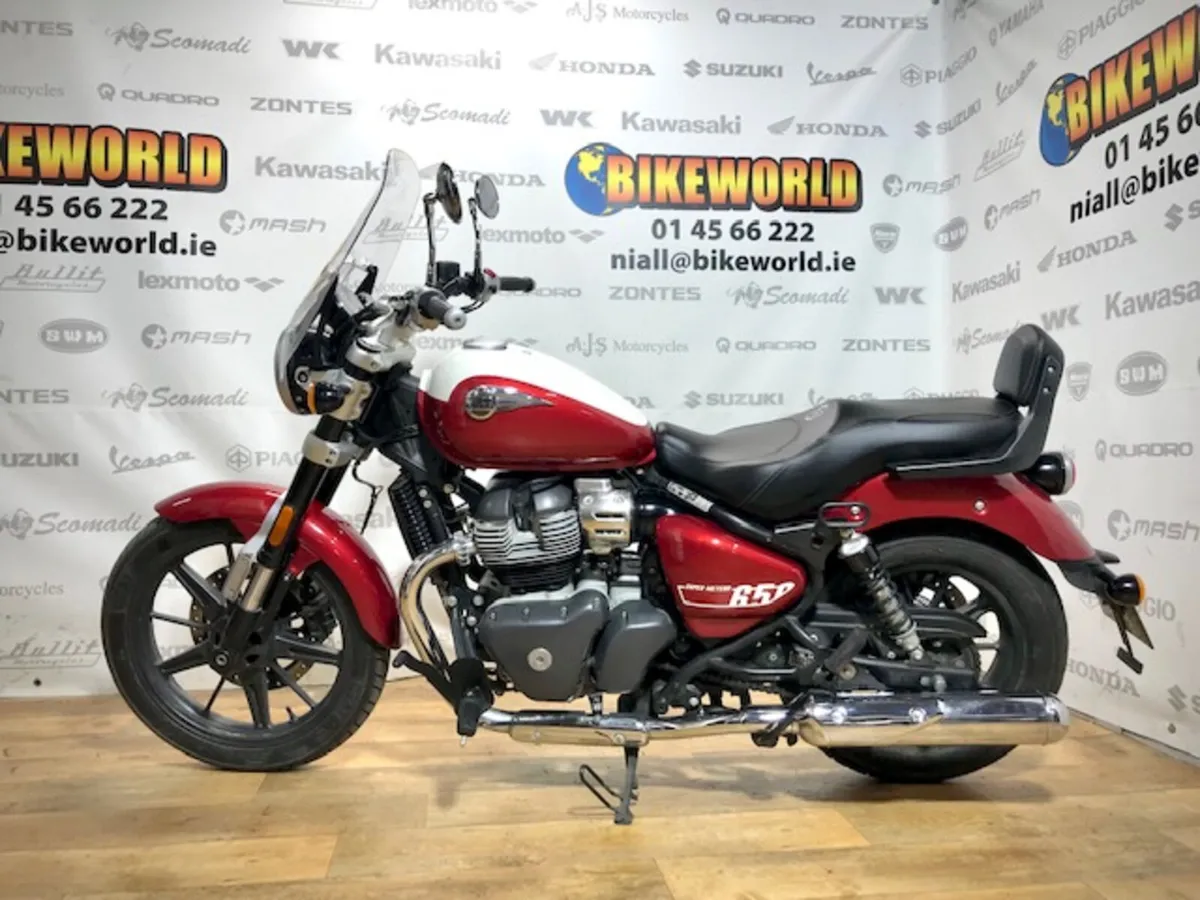 PRE-OWNED Royal Enfield Super Meteor 650 2024 - Image 2
