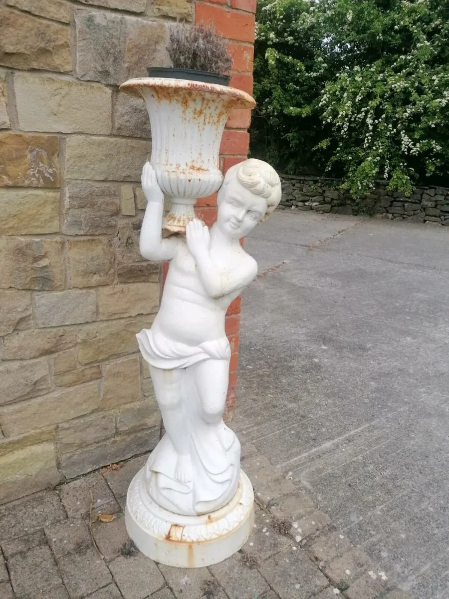 Cast iron statues - Image 1