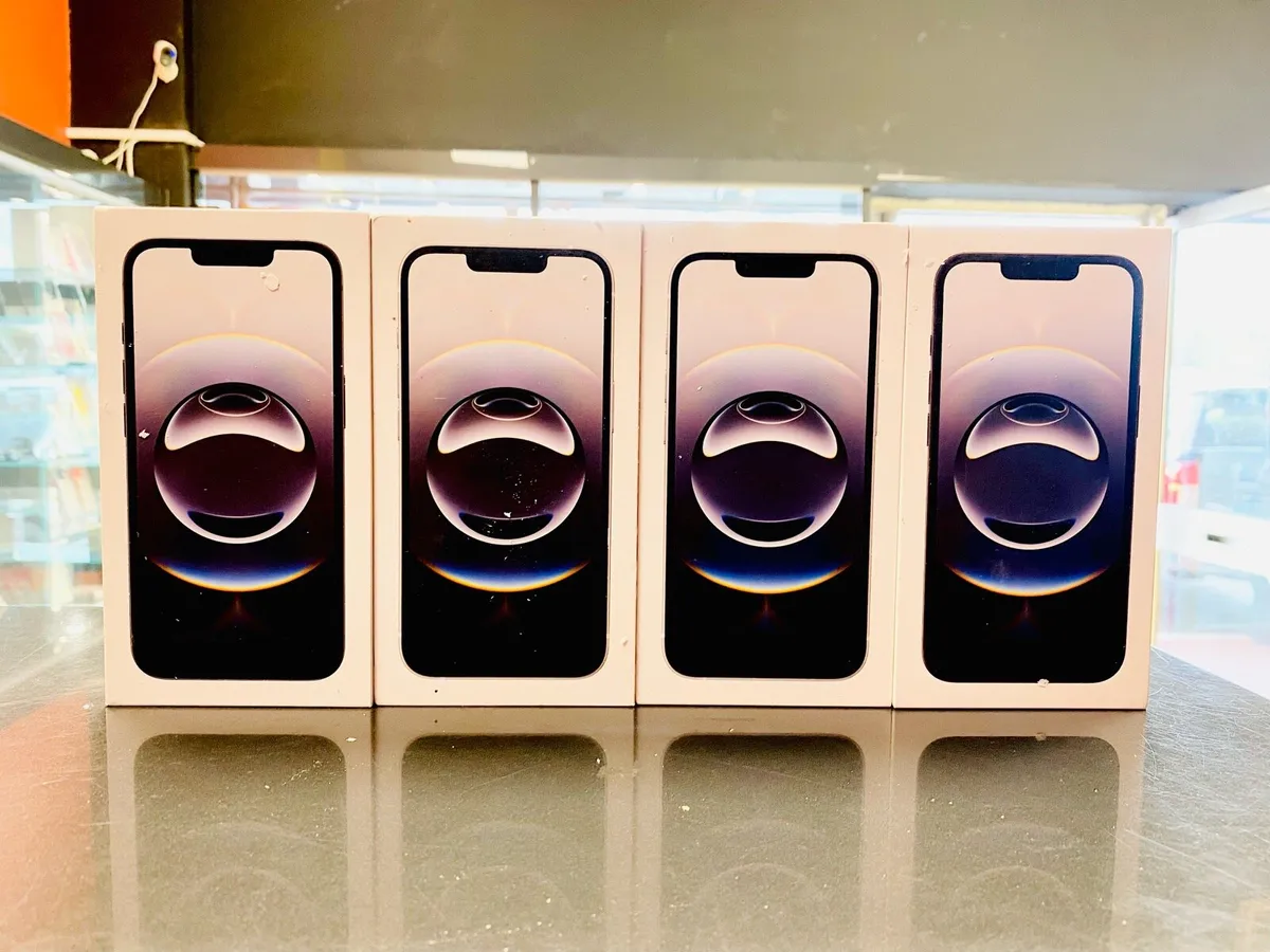 iPhone 16e