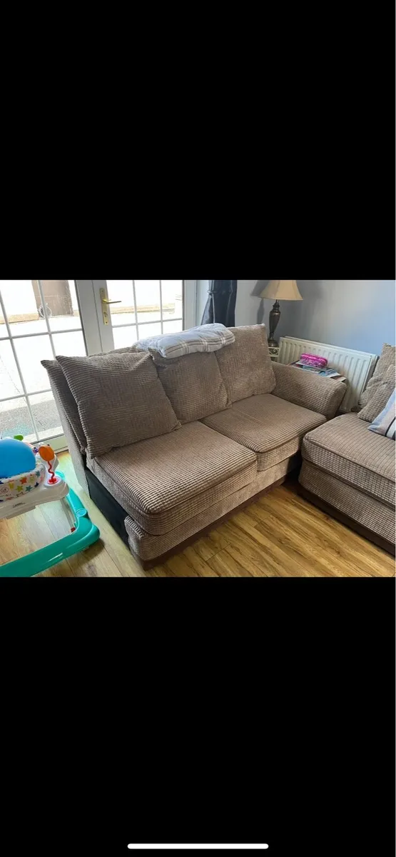 Couch and chairs - Image 4