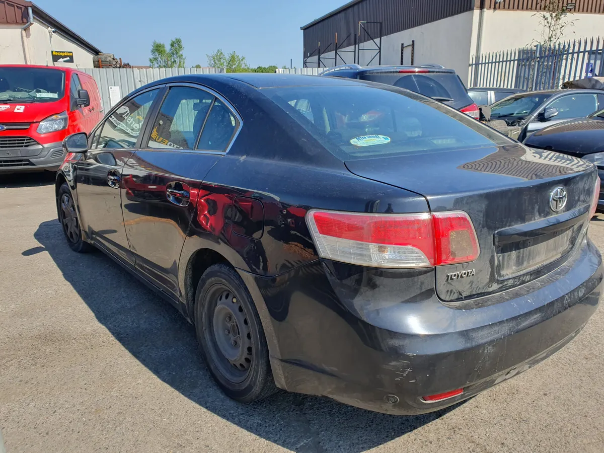 10 TOYOTA AVENSIS  2.0 D4D FOR BREAKING - Image 3
