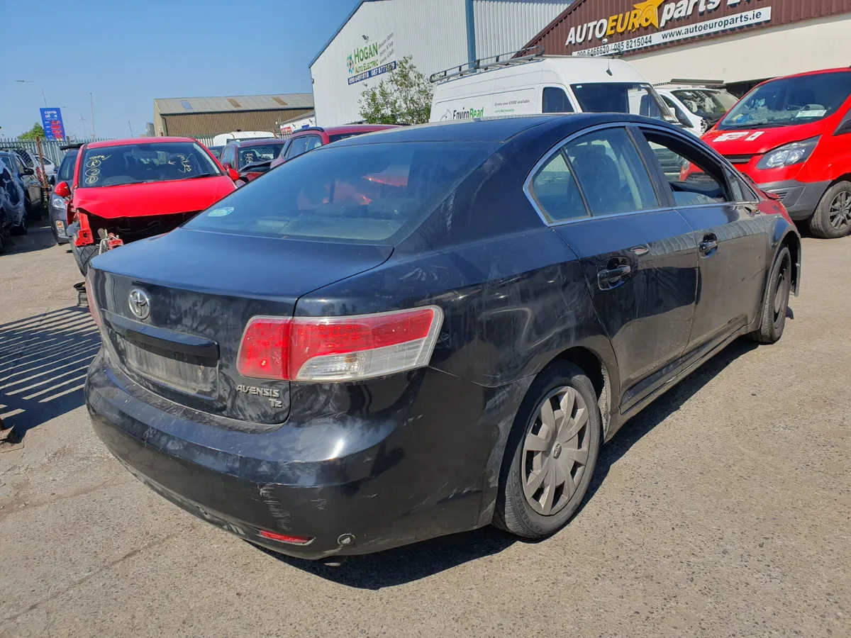 10 TOYOTA AVENSIS  2.0 D4D FOR BREAKING - Image 4