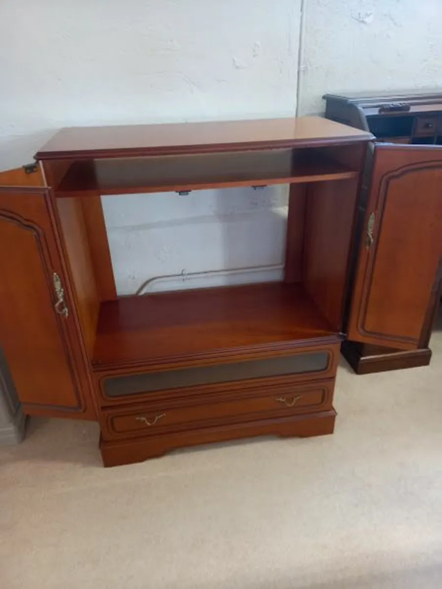Drinks cabinet/TV stand solid Cherry wood 🍒 - Image 2