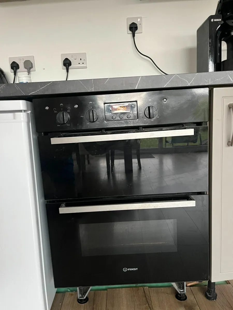 Electric double oven - Image 1