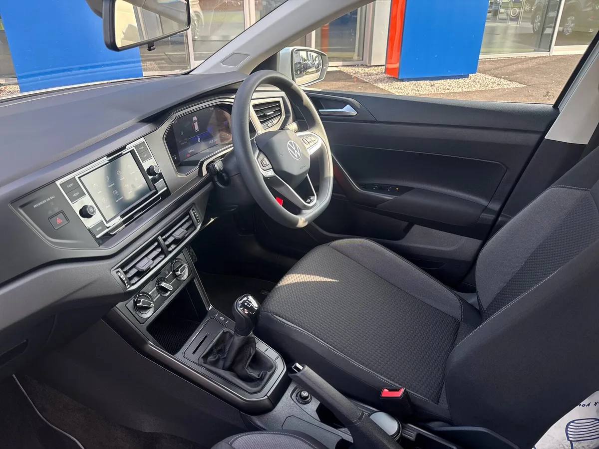Volkswagen Polo 1.0 MPI 80HP - Image 3