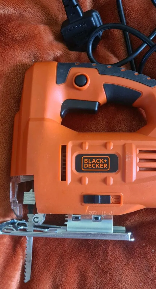 BLACK+DECKER 400W Corded jigsaw - Image 1