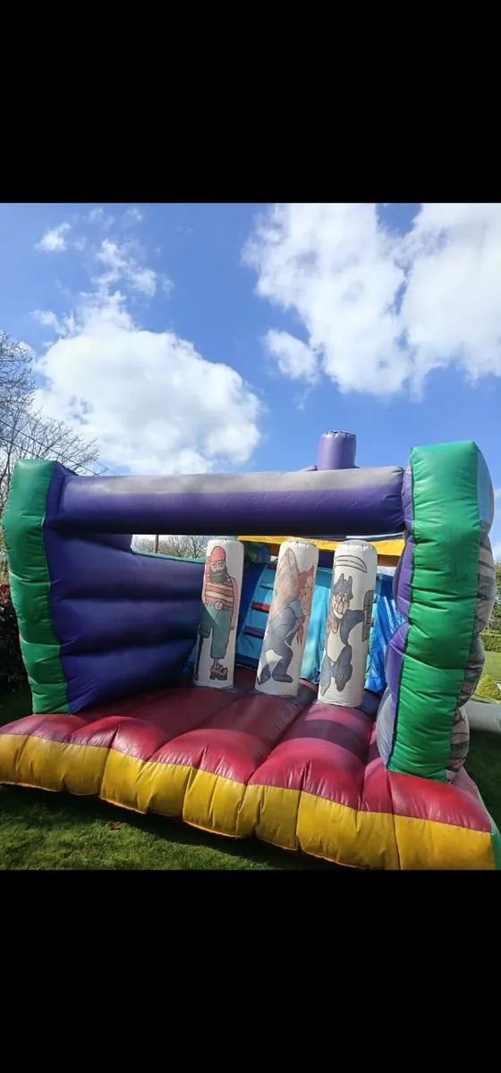 Bouncy castle - Image 1