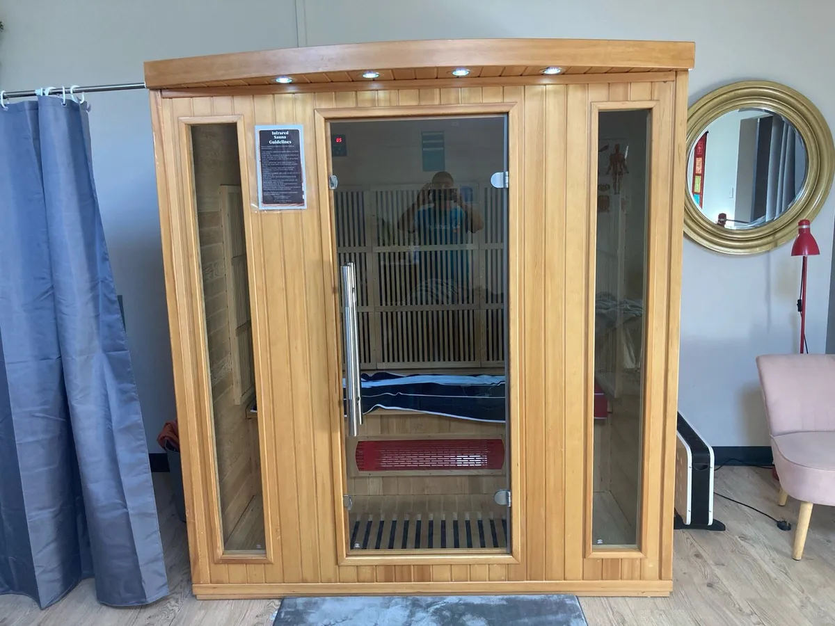 4 person infrared sauna - Image 1
