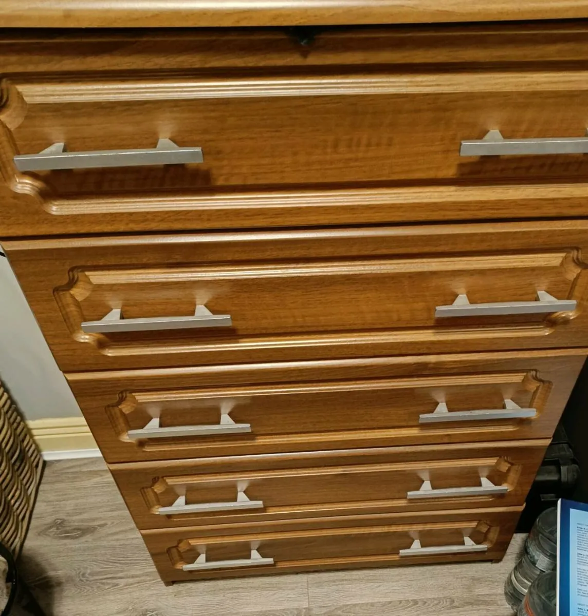 Chest of drawers