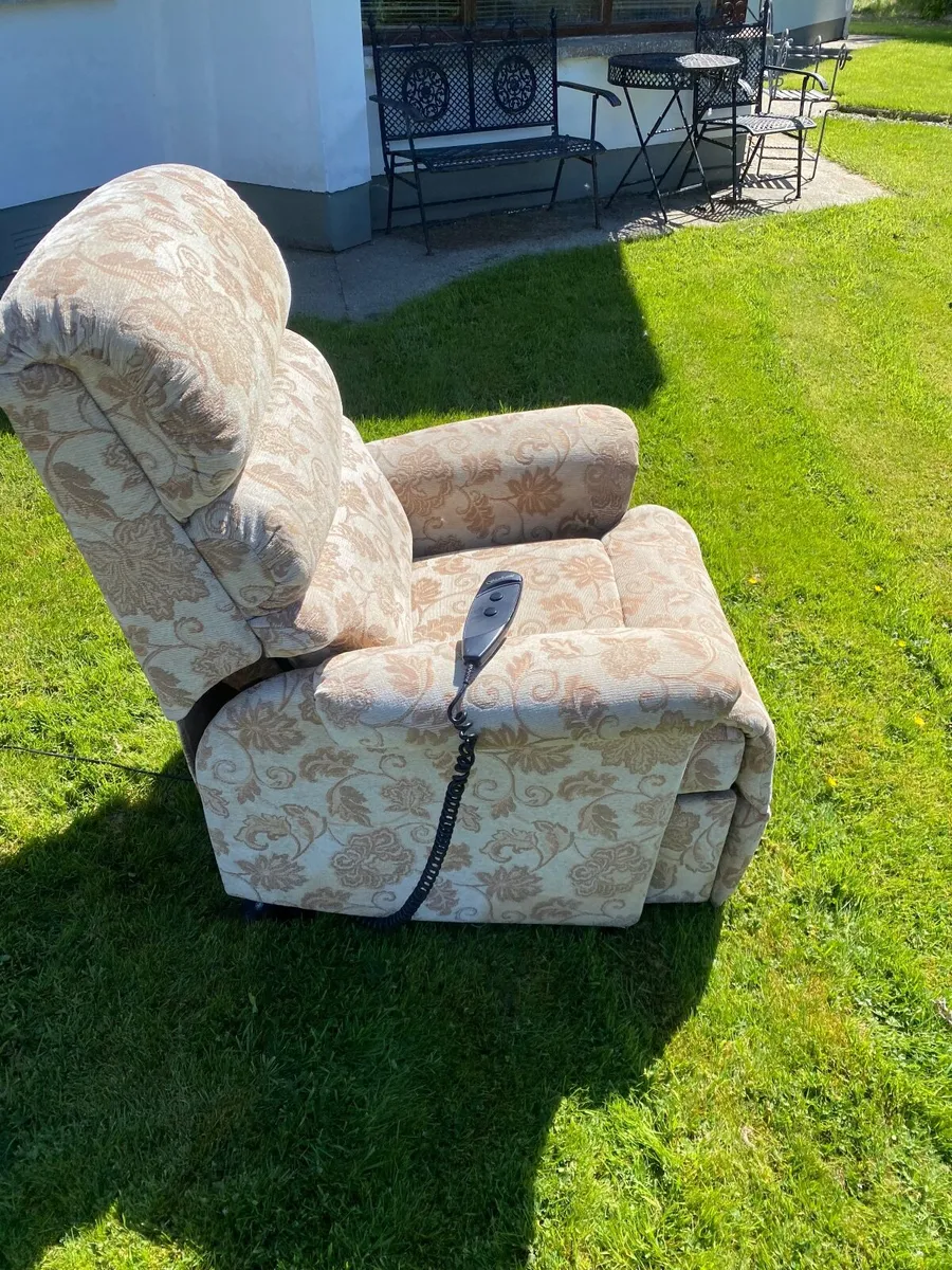Sherborne  Electric Riser Recliner Mobility Chair - Image 3