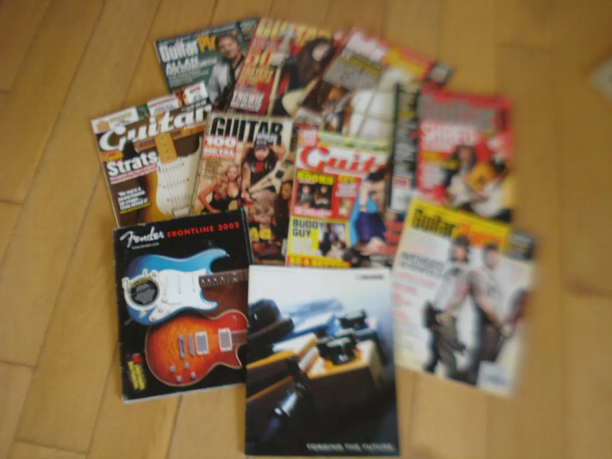 OLD GUITAR MAGAZINES & BROCHURES. 2001-2009. - Image 1