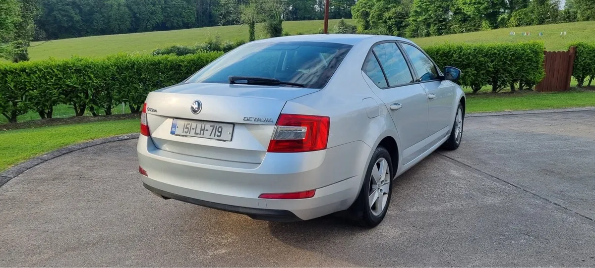151 Skoda Octavia ambition 1.6TDi 105BHp - Image 3