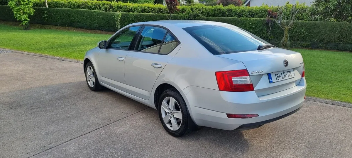 151 Skoda Octavia ambition 1.6TDi 105BHp - Image 4