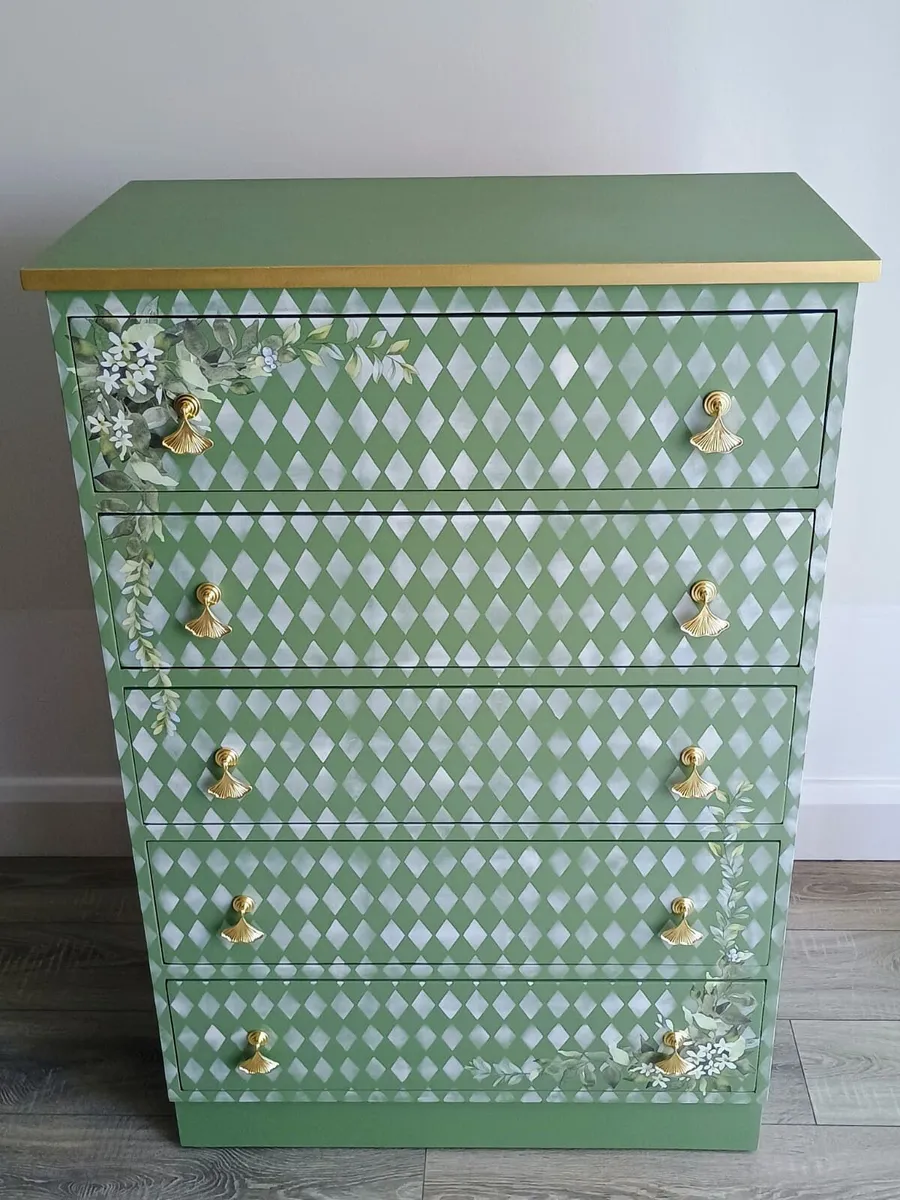 Vintage chest of drawers - Image 2