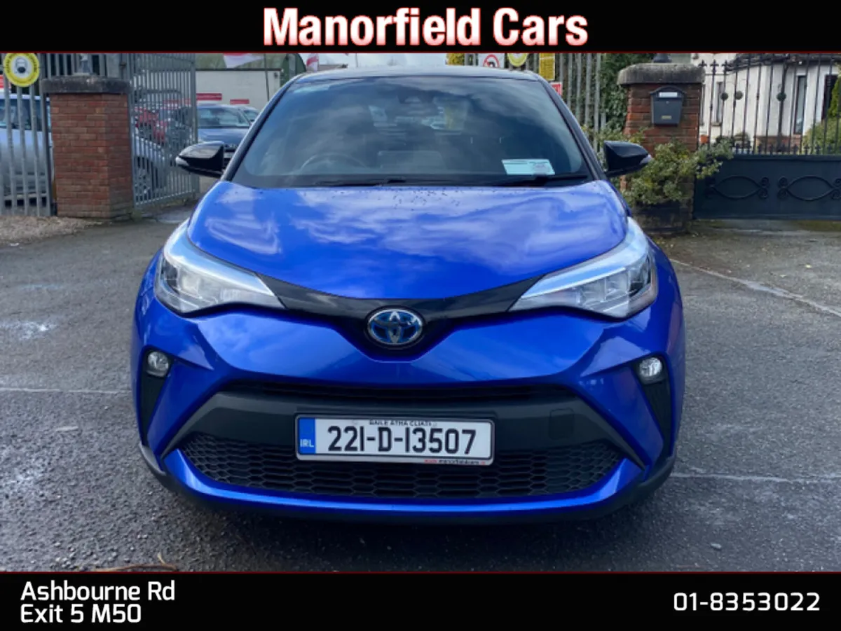 2022 221 Toyota C-HR Luna 1.8 Petrol Hybrid SUV - Image 3