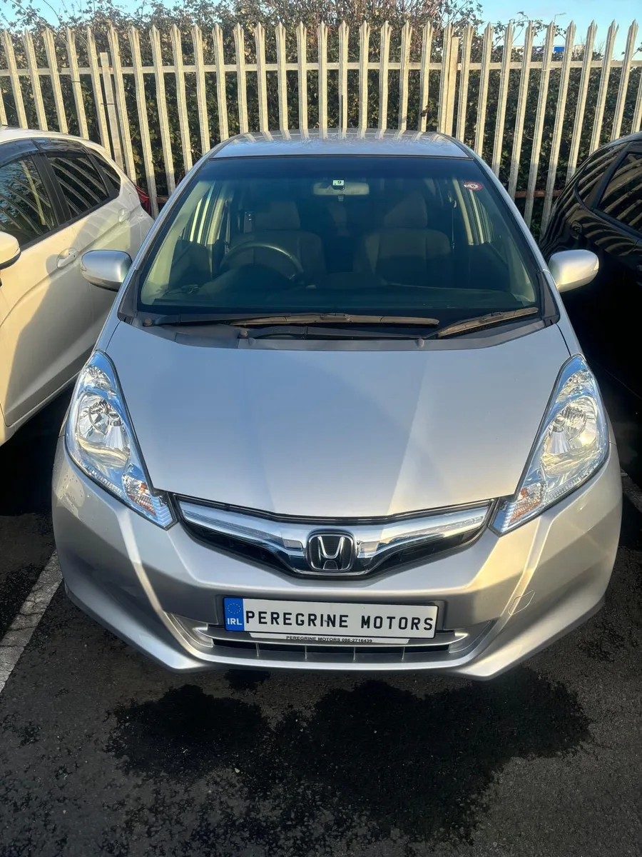 Honda fit hybrid auto 2012 - Image 4