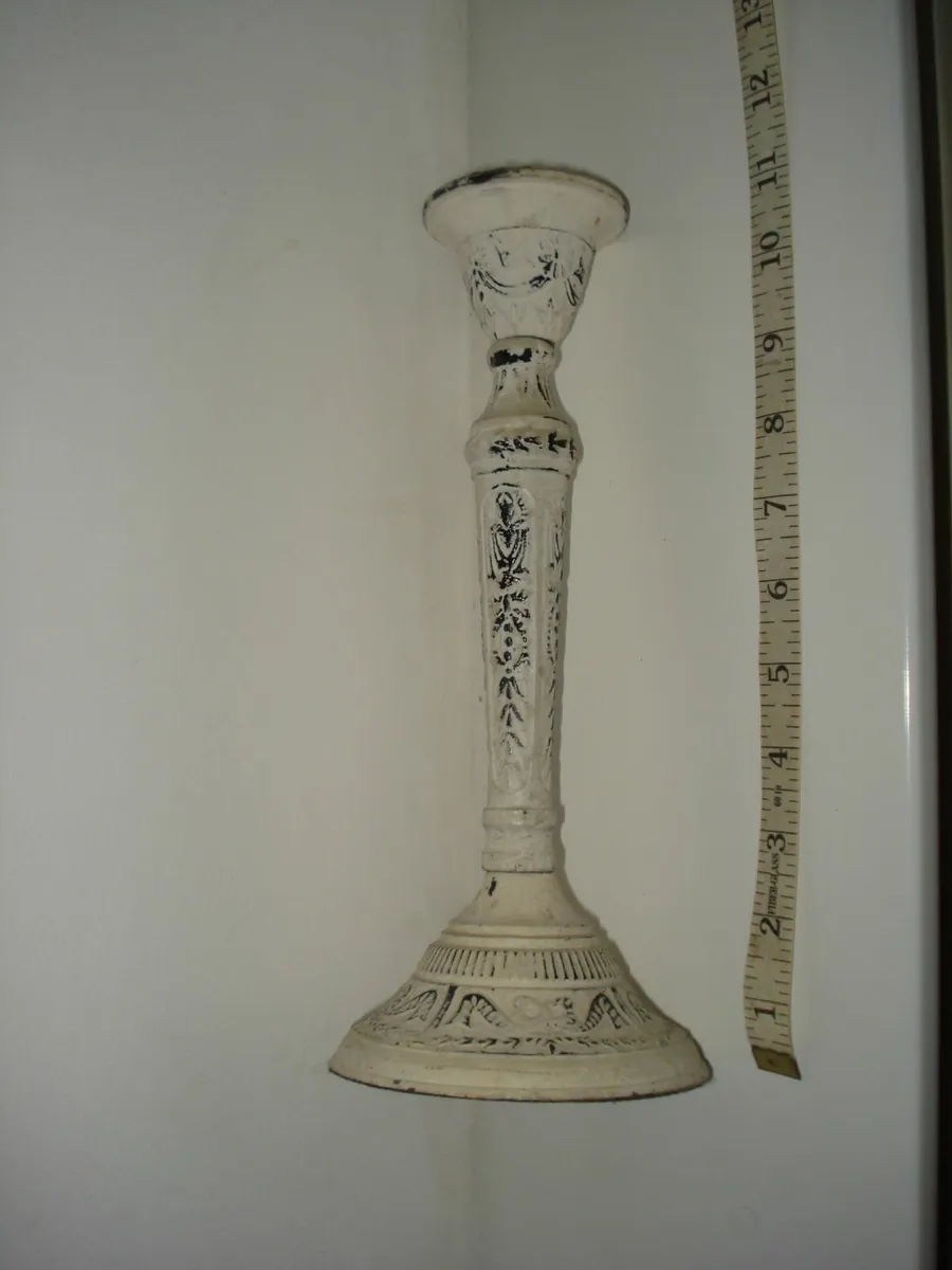 4 WHITE METAL CANDLE STICK HOLDERS. - Image 3