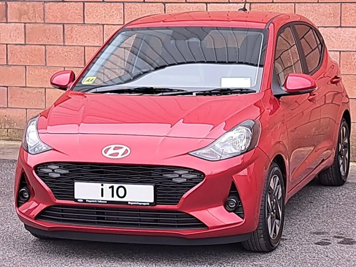 Hyundai i10 Deluxe Plus Model Automatic 1.0 Petro - Image 2