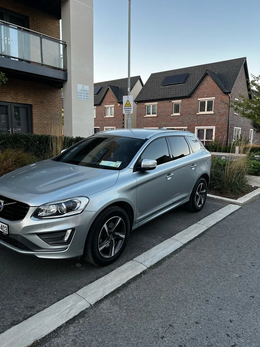 VOLVO XC60 2.4 diesel R-DESIGN LUXURY NAV D5-221HP - Image 1