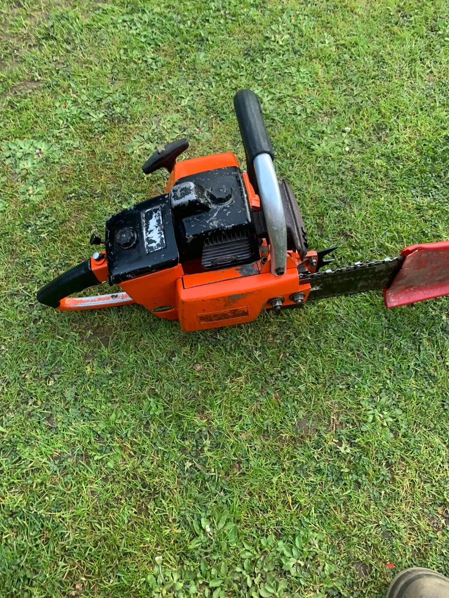 Chain saw - Image 2