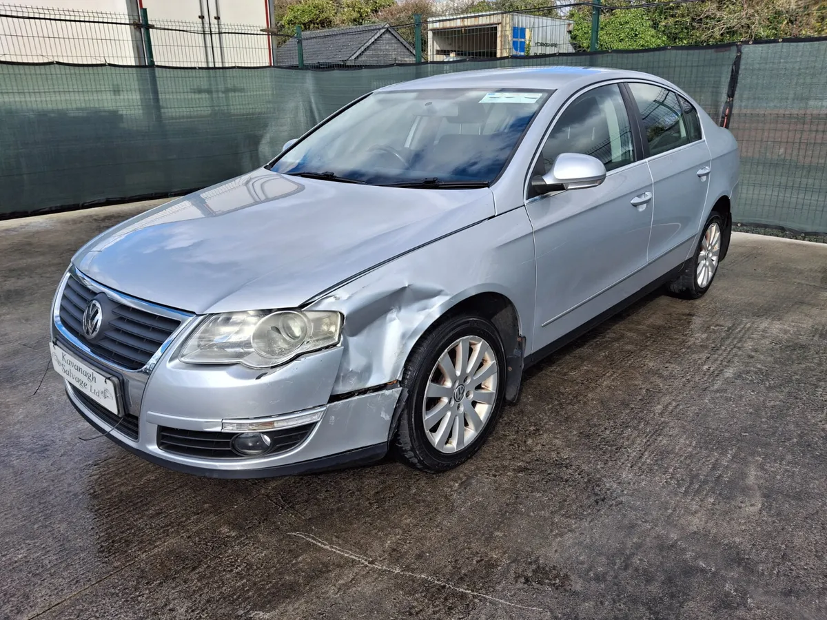 2009 Volkswagen Passat  1.9 TDI - Image 2
