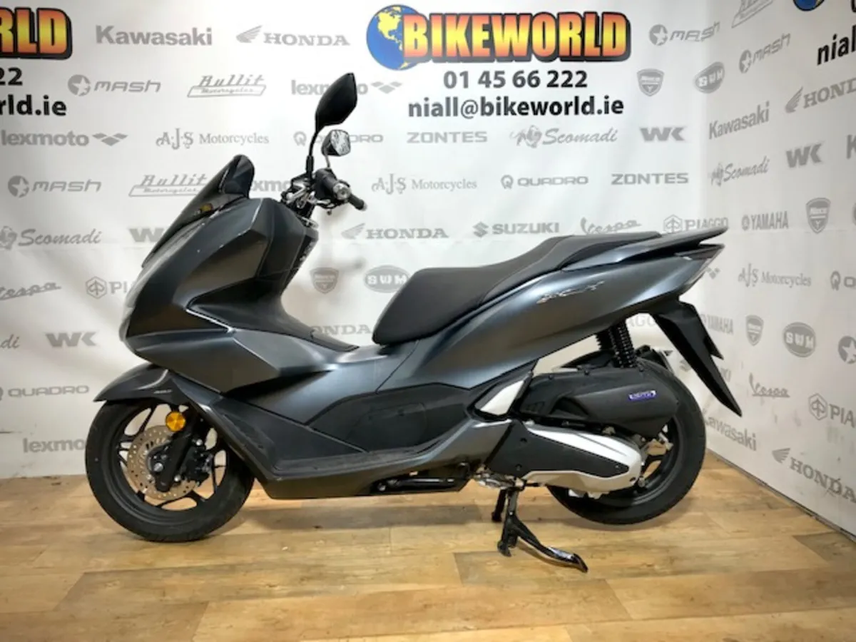 PRE-OWNED Honda PCX125 2021 - Image 2