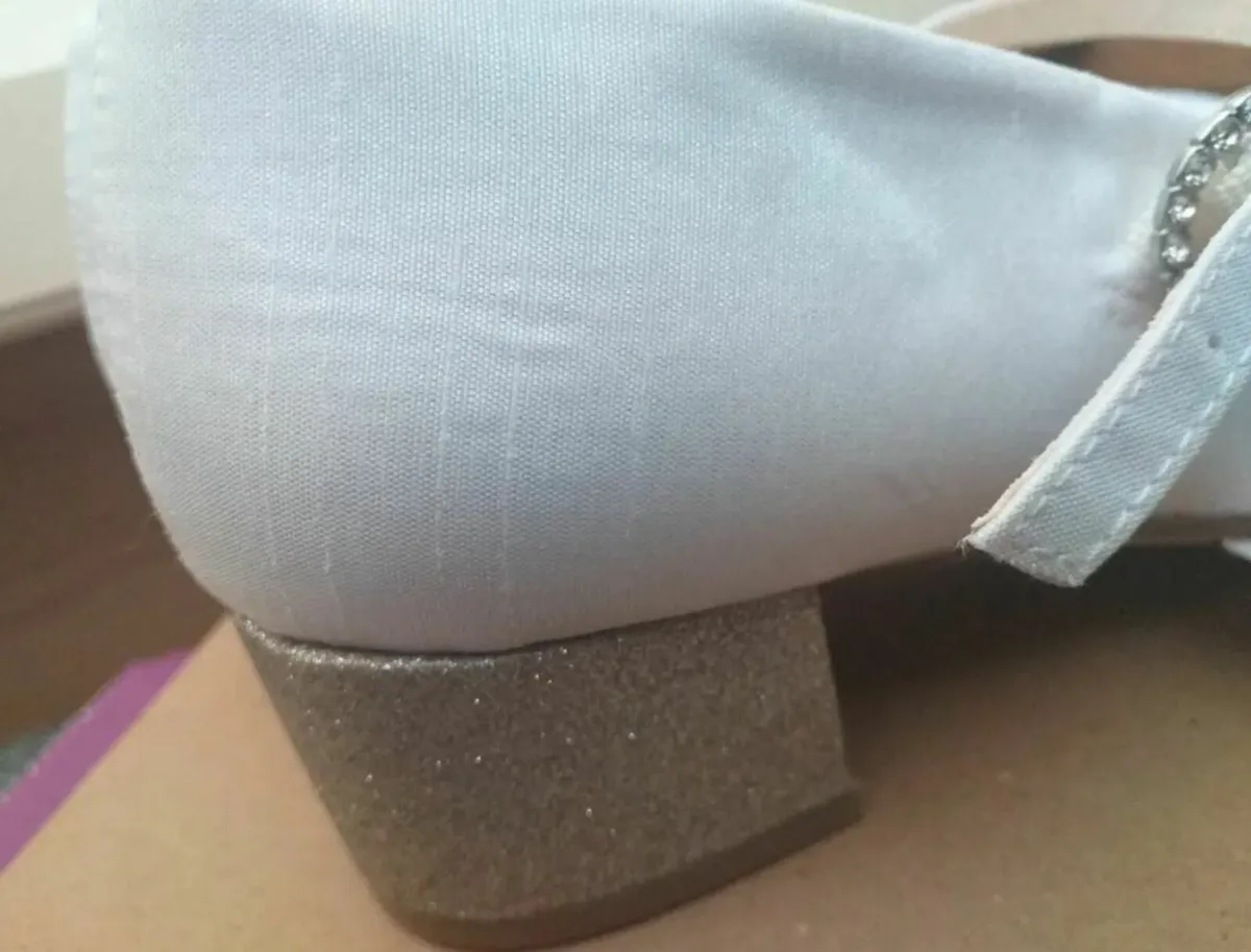 New in box, White Satin Communion Shoes, UK2 - Image 3
