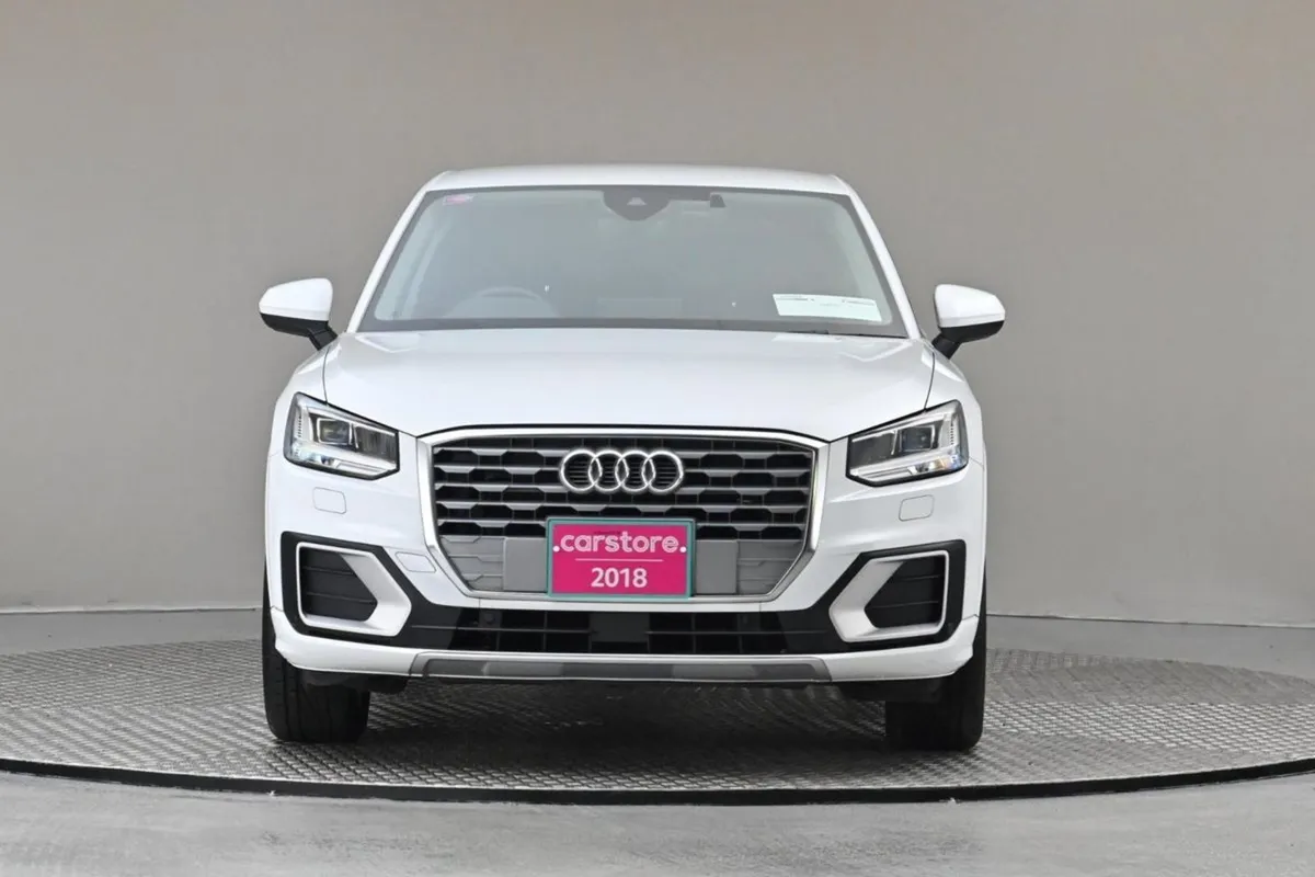 Audi Q2 1.0 Tfsi S-tronic 115BHP  reverse Cam par - Image 2