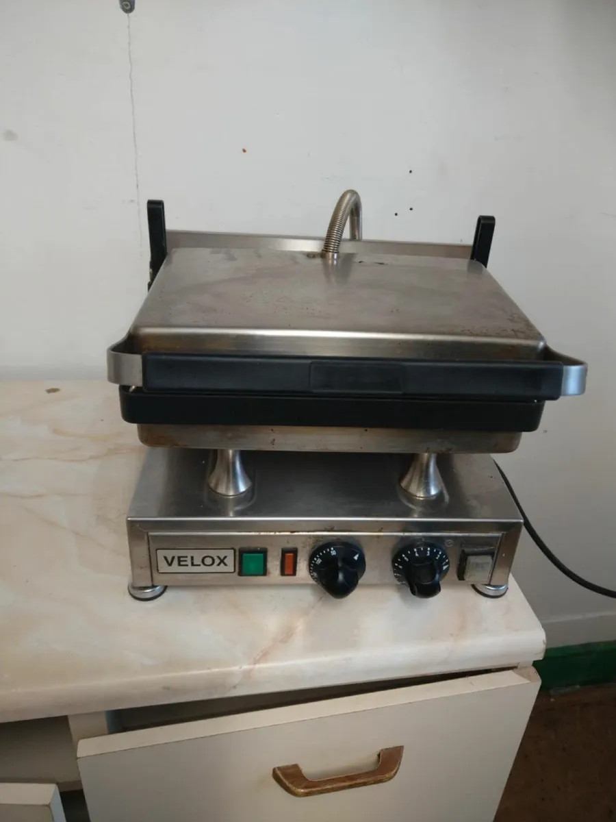 Velox high speed grill