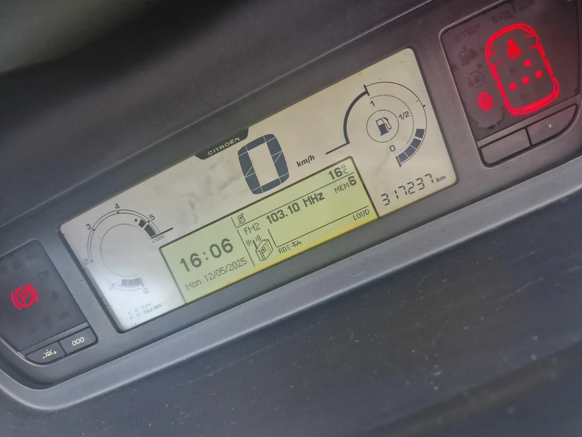 Citroen C4 Picasso 2012 - Image 3