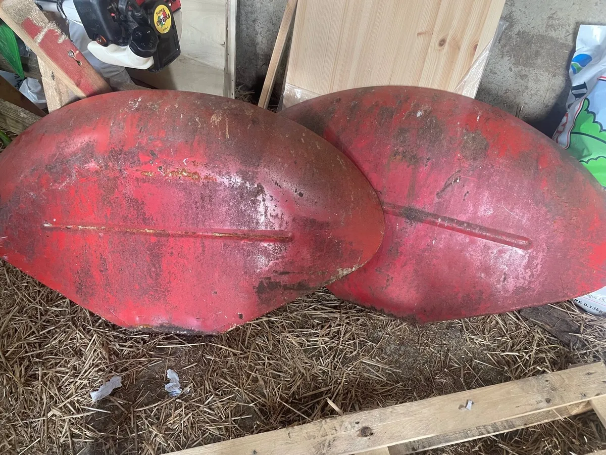 Massey Ferguson 35 Tractor items - Image 1