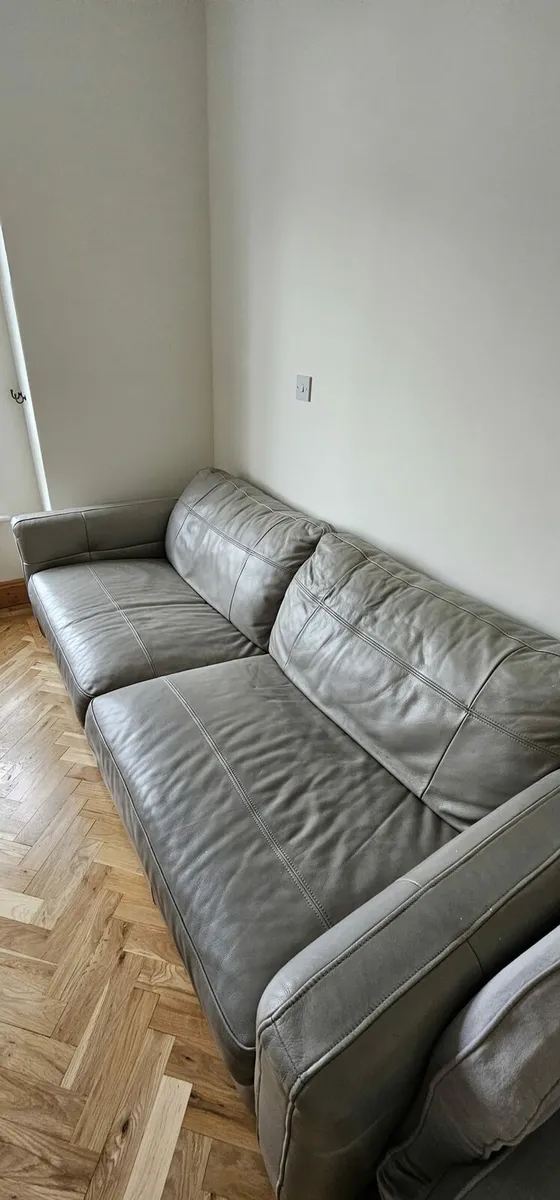 LEATHER SOFA - Image 1